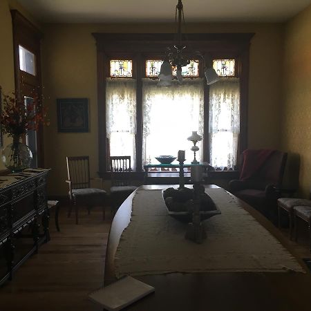 The Levi Deal Mansion Meyersdale Εξωτερικό φωτογραφία