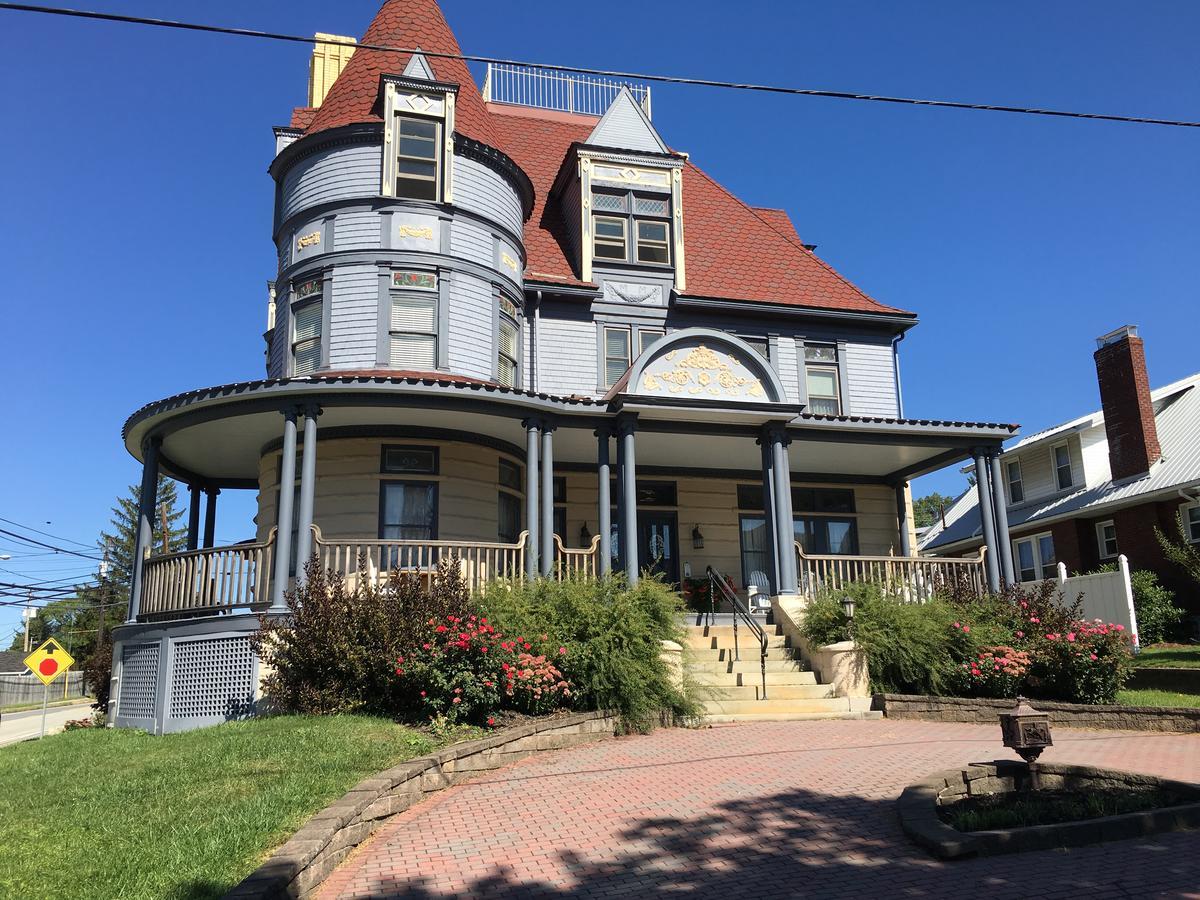 The Levi Deal Mansion Meyersdale Εξωτερικό φωτογραφία