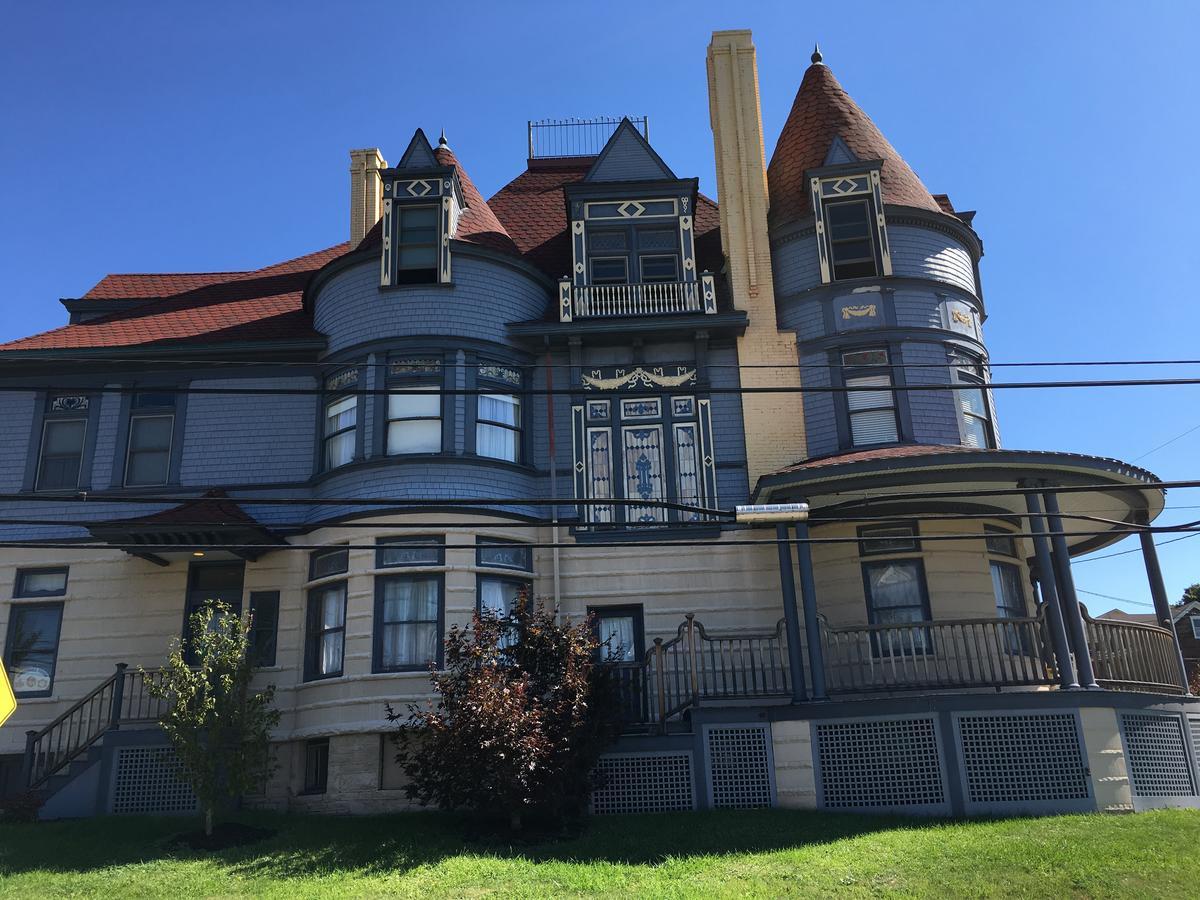 The Levi Deal Mansion Meyersdale Εξωτερικό φωτογραφία